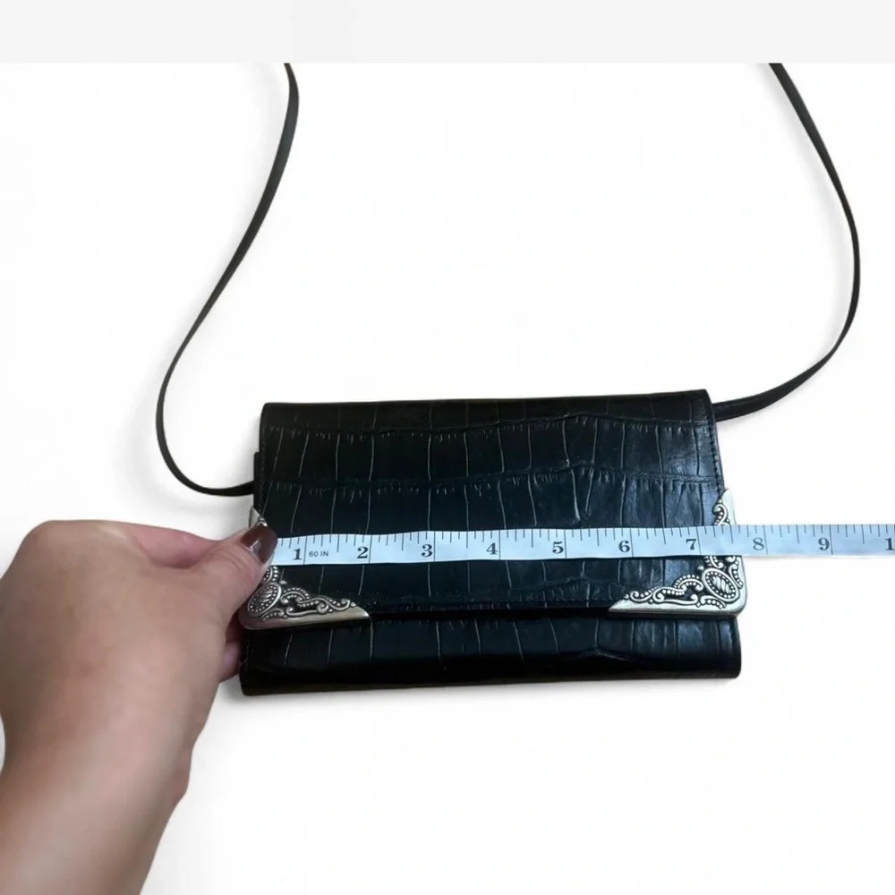 Vtg Brighton Black Leather Cross Body Wallet Croc Silver Tone Accents